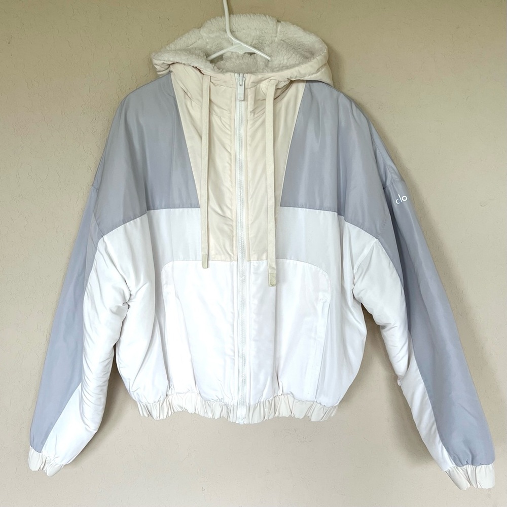 Alo Yoga Women's White and Gray Sherpa Lined Hooded Bomber Jacket, Size Small